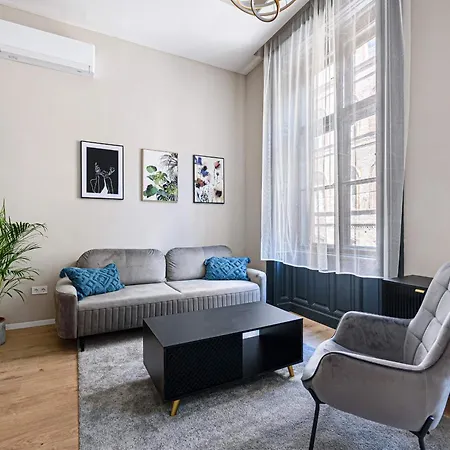 Luxurious & Spacious In The Kertesz Street Apartamento *