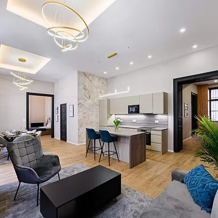 Daire Luxurious & Spacious In The Kertesz Street *