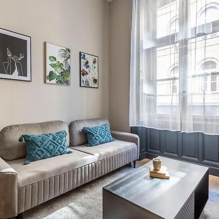 Luxurious & Spacious In The Kertesz Street Daire Budapeşte