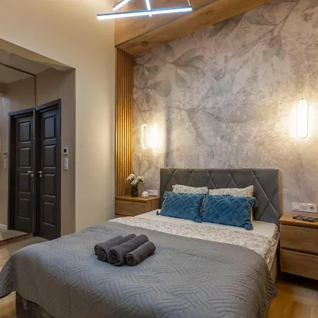 Daire Luxurious & Spacious In The Kertesz Street *