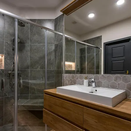Luxurious & Spacious In The Kertesz Street Daire Budapeşte