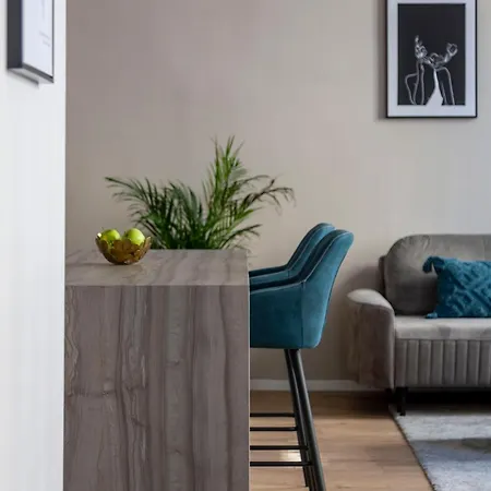 Luxurious & Spacious In The Kertesz Street Daire
